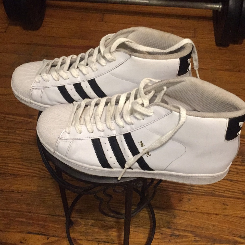 Sneakers - Picture 3 of 5